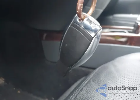 2010 Mercedes-Benz S 550 4Matic z USA, uszkodzony, nr VIN WDDNG8GB2AA355180